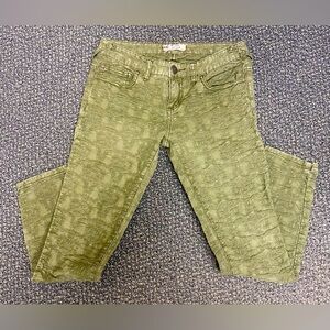 FREE PEOPLE Women’s Olive Green Textured Jeans Size 4/26. Excellent  Condition